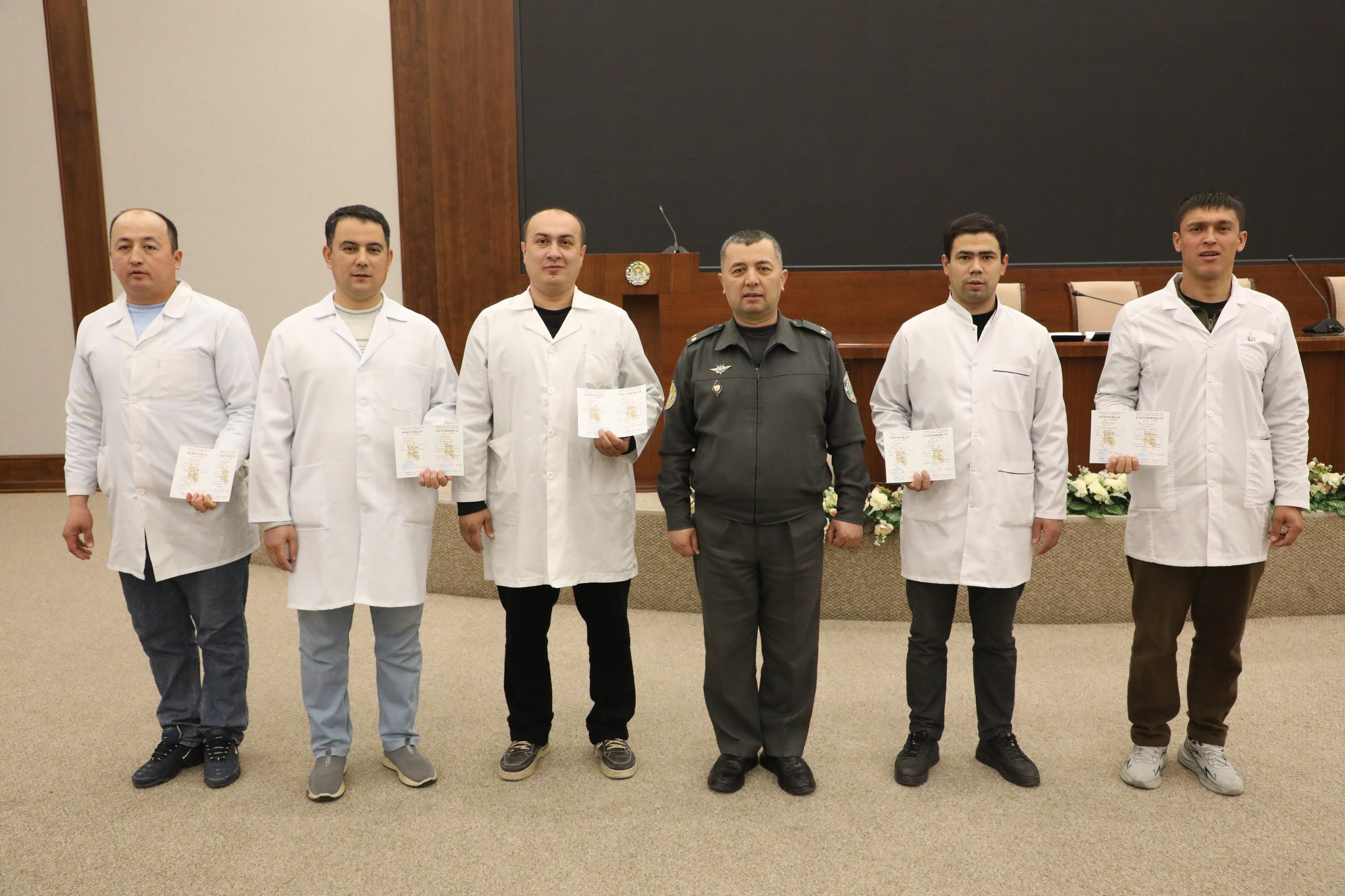  Tibbiyot institutida malaka oshirish kurslarining bitiruv marosimi boʻlib oʻ